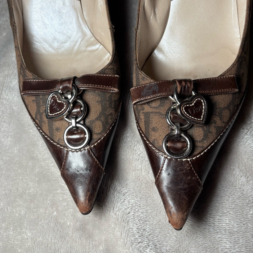 Christian Dior Vintage 2006 Romantique Trotter Heart Charm Heels - Picture 4 of 9